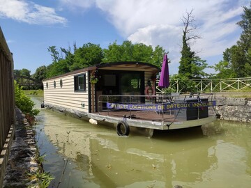 Toul'Bois Occi'Tiny construit une péniche !